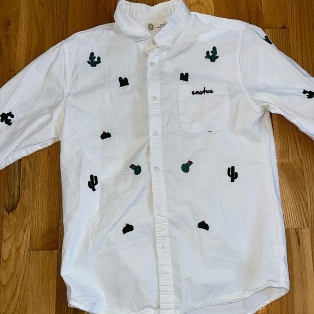 CACTUS BUTTON UP LONG SLEEVE SHIRT SIZE‎ M (32)
